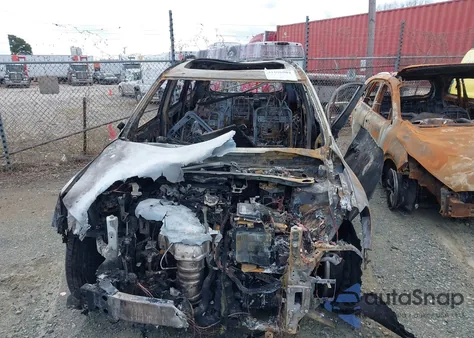 2014 Nissan Pathfinder Hybrid Platinum z USA, uszkodzony, nr VIN 5N1CR2MM4EC638247